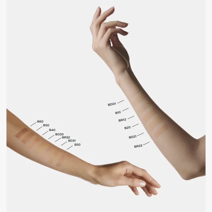 CHANEL SUBLIMAGE L'ESSENCE DE TEINT Ultimate Radiance-Generating Serum Foundation - Image 6