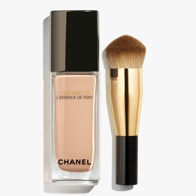 CHANEL SUBLIMAGE L'ESSENCE DE TEINT Ultimate Radiance-Generating Serum Foundation