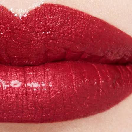 CHANEL ROUGE COCO BLOOM HYDRATING AND PLUMPING LIPSTICK. INTENSE, LONG-LASTING COLOUR AND SHINE - Figura 2